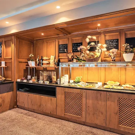 Отель Komforthotel & Restaurant Riemann 3*